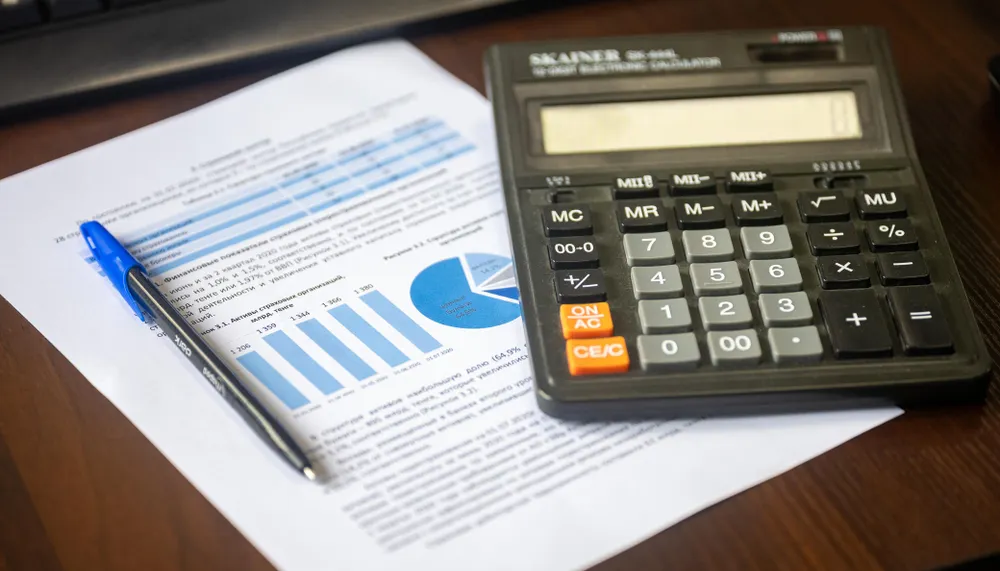 Prominent merchant statement rate that does not represent total processing cost.